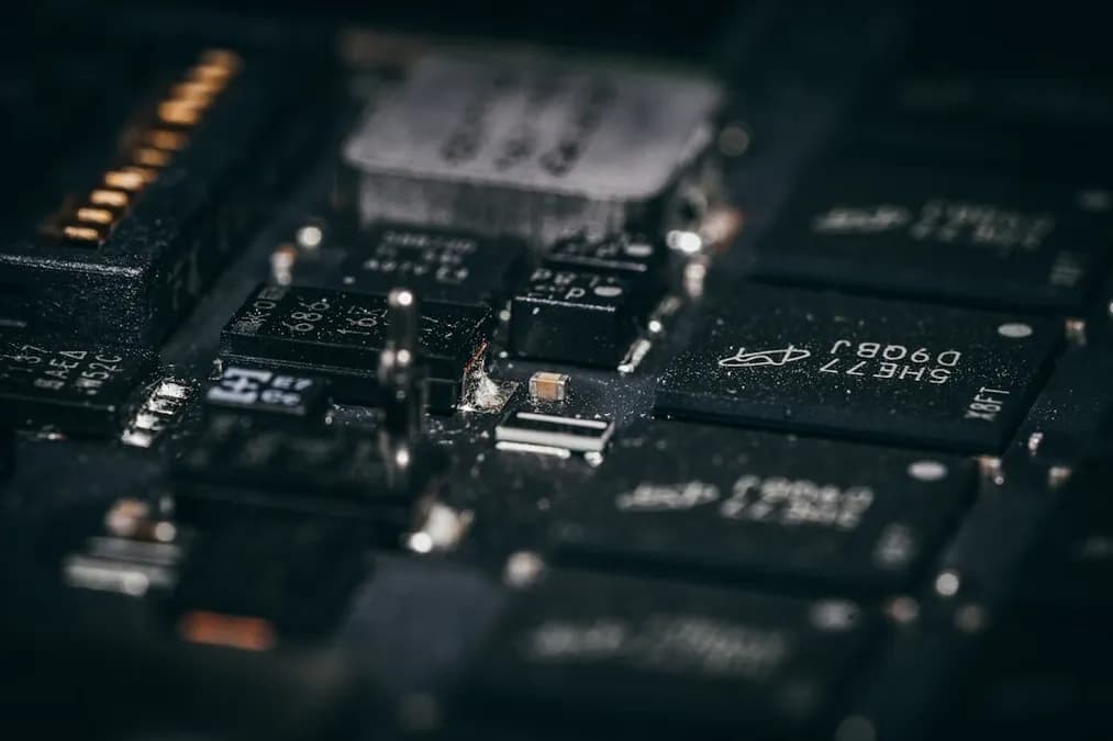 OpenAI lance une API d’« embeddings » pour textes et code, révolutionnant les recherches sémantiques